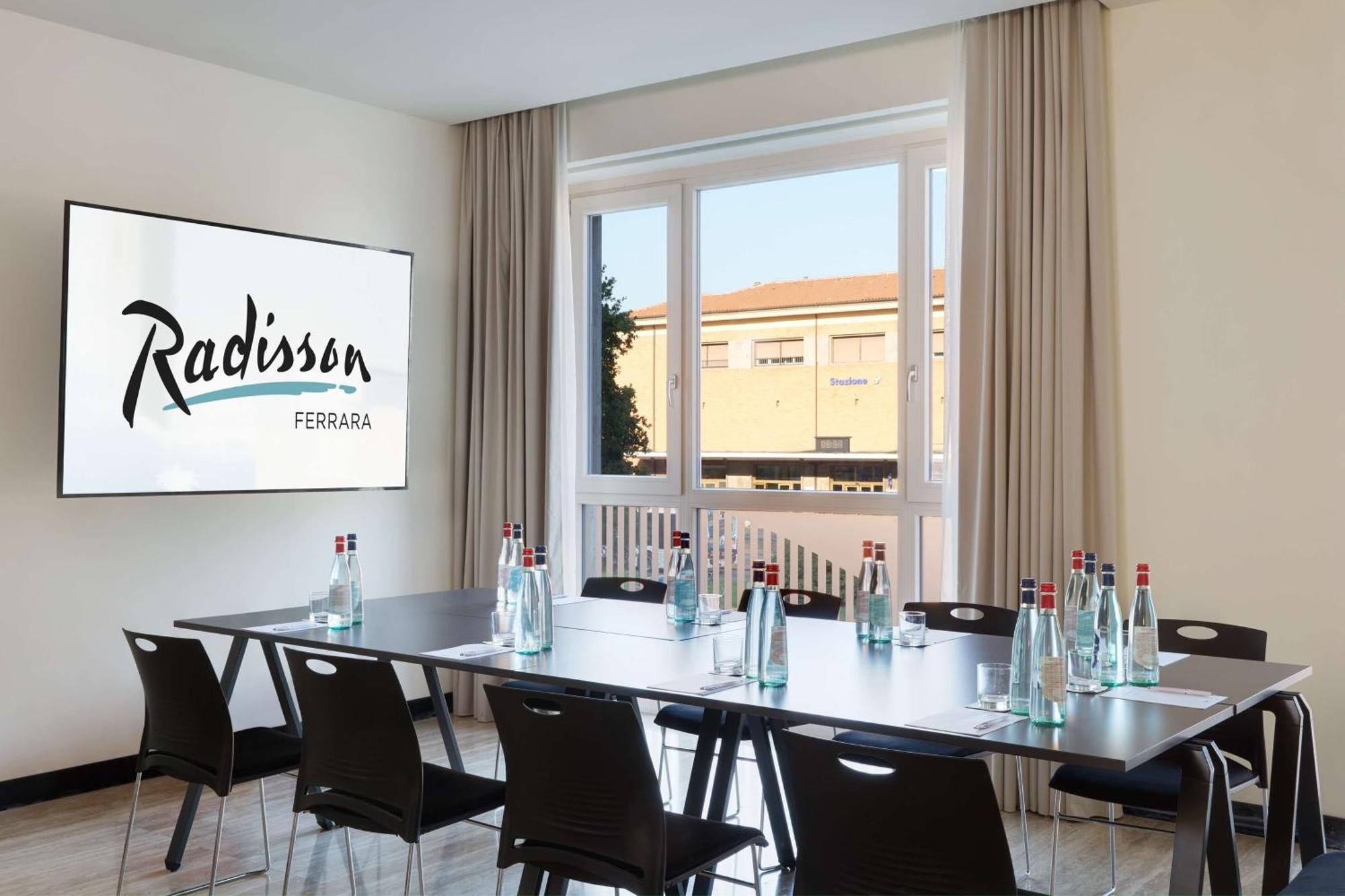 Radisson Hotel Ferrara Exteriör bild
